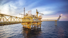 The report said it was crucial that workers in fossil fuel industries were helped into new employment as production ramped down
